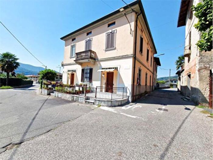 Appartamento con 6 locali in vendita in Via Vidoletti, Cuveglio