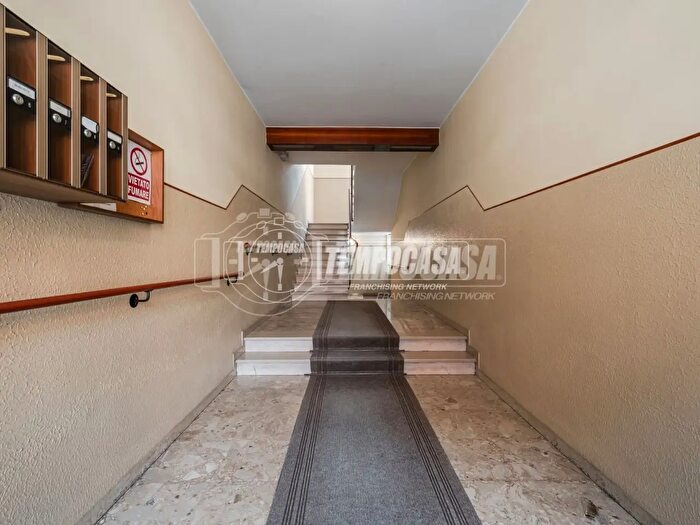 Appartamento trilocale in vendita in Via Santhia, Modena