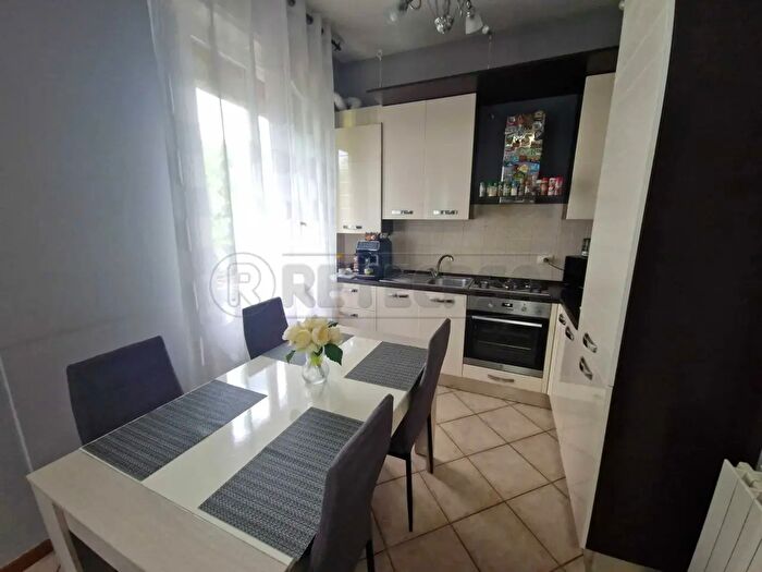 Appartamento trilocale in vendita in Via Giuseppina, Cremona