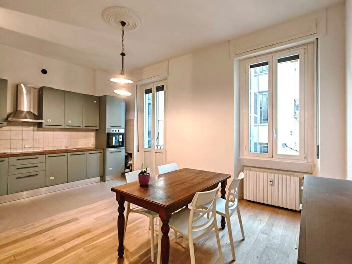 Appartamento trilocale in affitto in Via Luigi Federico Menabrea, Farini, Milano