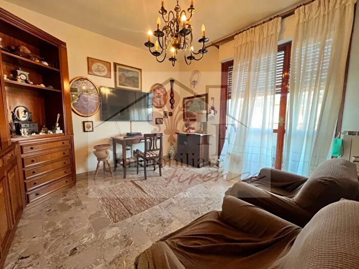 Appartamento trilocale in vendita in Via Maestro Isacco, Firenze