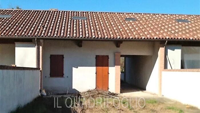 Casa con 6 locali in vendita in Cesena