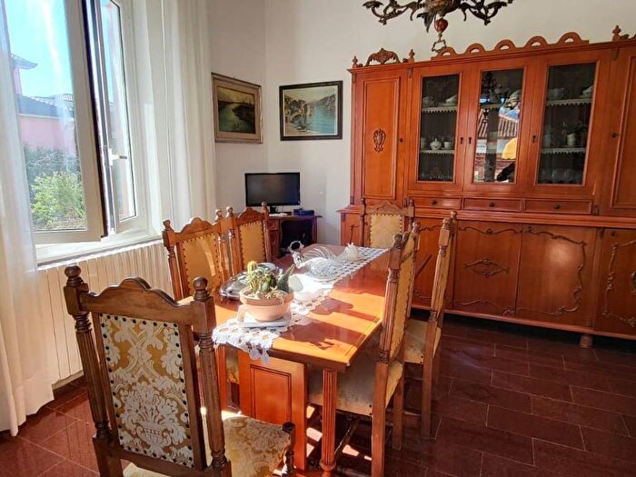 Appartamento quadrilocale in affitto in Via Pontremoli, Marina di Massa Centro, Massa