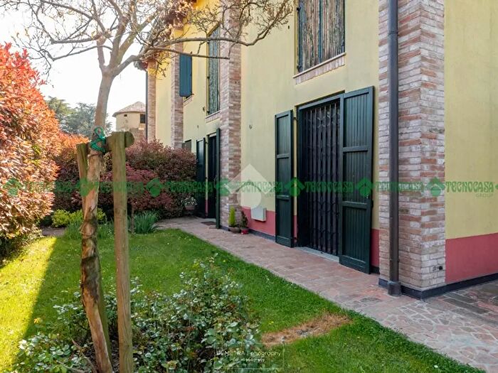 Appartamento trilocale in vendita in Via Claudia, Castelfranco Emilia