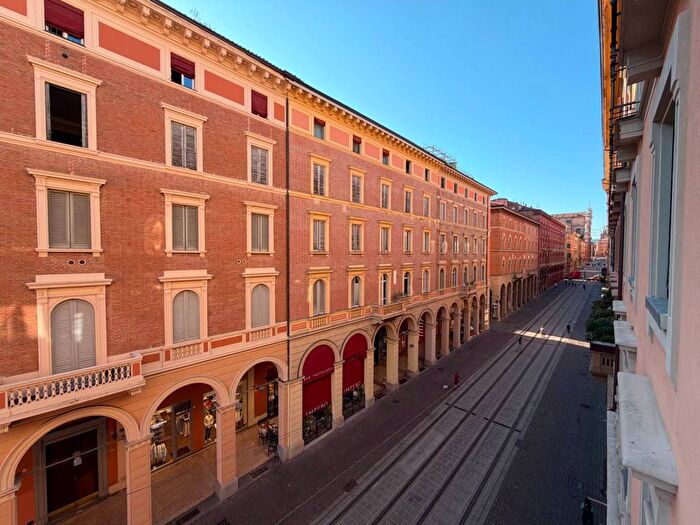 Appartamento con 6 locali in affitto in Via dell'Indipendenza, Irnerio, Bologna