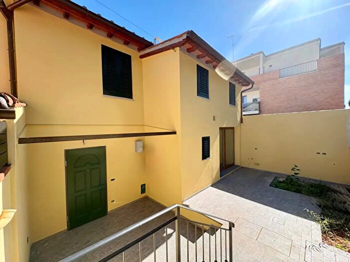 Casa trilocale in vendita in Via Corelli, Firenze