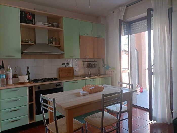 Appartamento quadrilocale in affitto in Via San Michele, Bosto, Varese