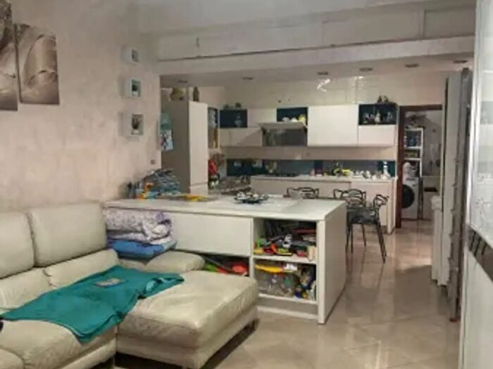 Appartamento trilocale in vendita in Via Publio Vigilio Marone, Poggiomarino