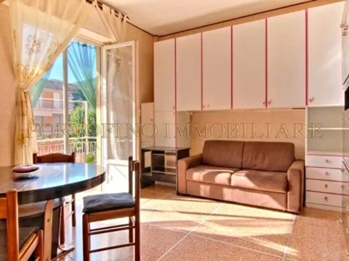 Appartamento quadrilocale in vendita in Via dei Pioppi, Rapallo
