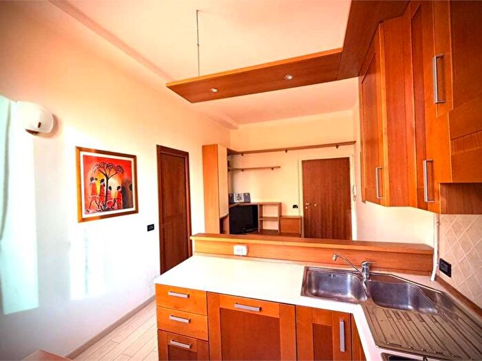 Appartamento bilocale in affitto in Via Crema, Porta Romana Medaglie dOro, Milano