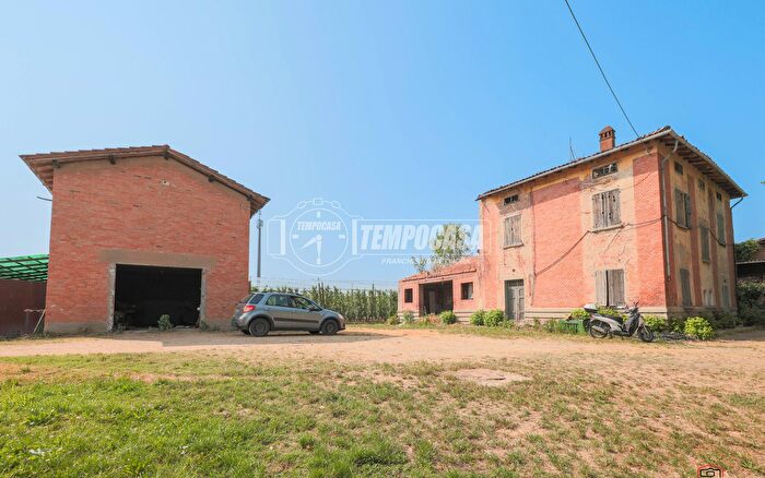 Casa con 8 locali in vendita in Via Tombarello a, Valsamoggia