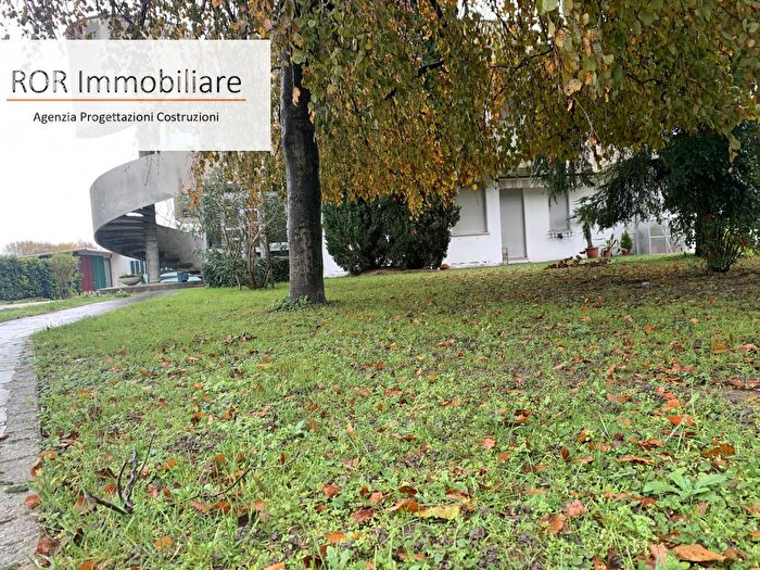 Casa con 6 locali in vendita in Via Vanezza, Correzzola