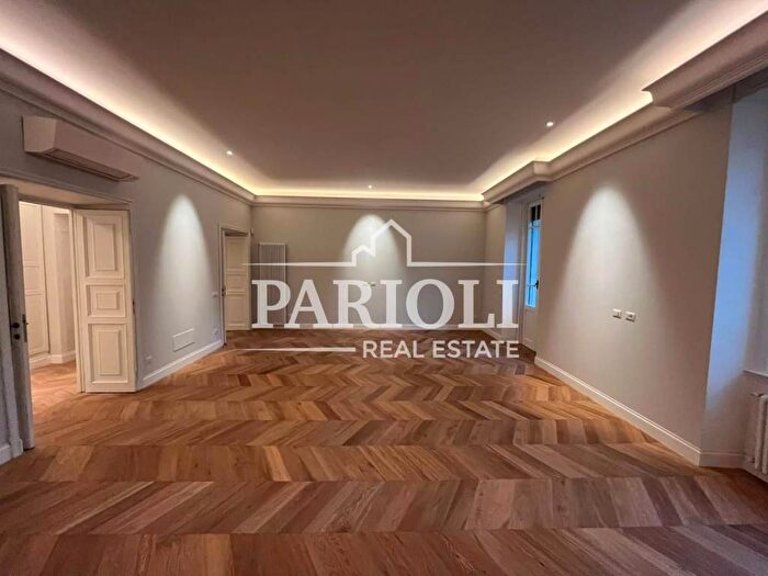 Appartamento con 6 locali in affitto in Via Francesco Siacci, Parioli, Roma