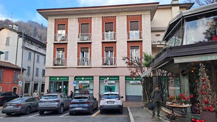 Appartamento quadrilocale in vendita in Via Gian Pietro Porro, Induno Olona