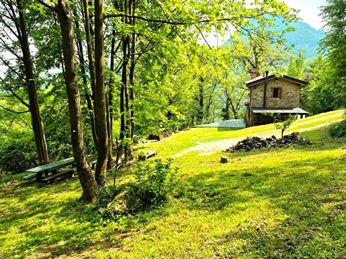 Casa trilocale in vendita in Via Guglielmo Marconi, Torrebelvicino
