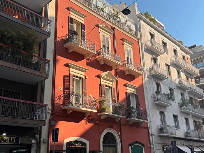 Appartamento con 5 locali in vendita in Via Calefati, Bari