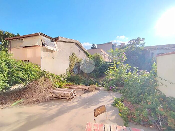 Appartamento con 5 locali in vendita in Viale del Fante, Palermo