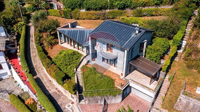 Casa con 5 locali in vendita in Via Gentrino, Cernobbio