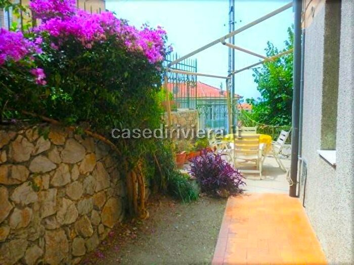 Appartamento bilocale in affitto in Finale Ligure