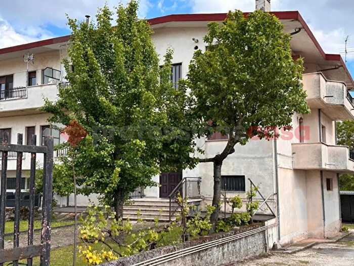 Appartamento quadrilocale in vendita in Via Buonarroti, Avezzano