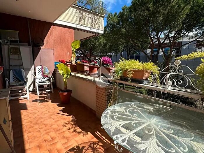 Appartamento trilocale in vendita in Via Franco Sacchetti, Roma