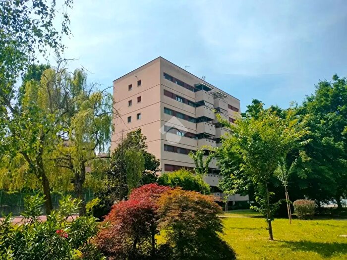 Appartamento bilocale in vendita in Via Gioacchino Rossini, Cesano Boscone