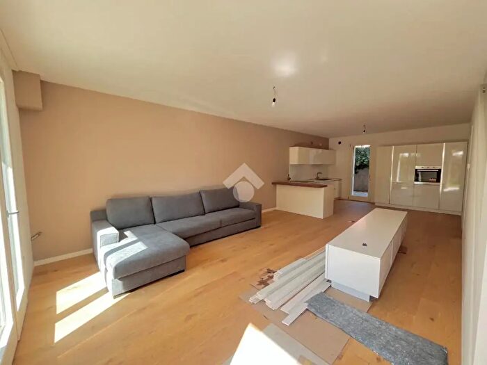 Casa con 5 locali in vendita in Via Roma, Rossano Veneto