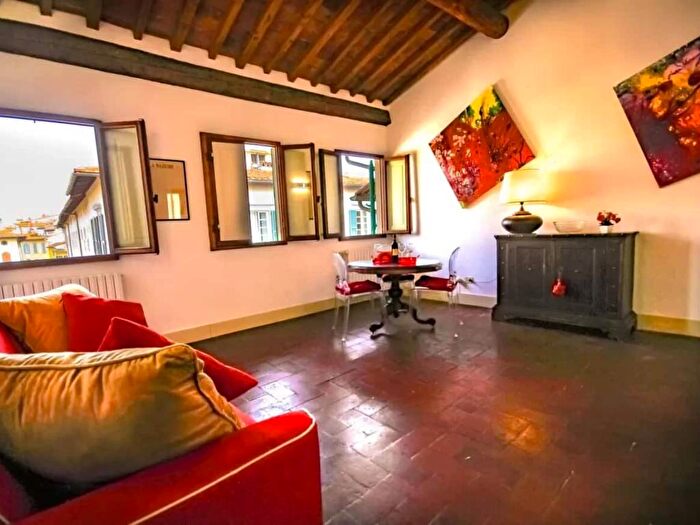 Appartamento trilocale in affitto in Via Giuseppe Verdi, Santa Croce, Firenze