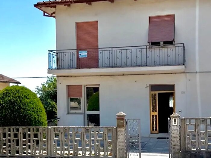 Appartamento con 6 locali in vendita in Via Vittorio Veneto, Filottrano
