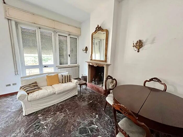 Appartamento con 5 locali in vendita in Massa