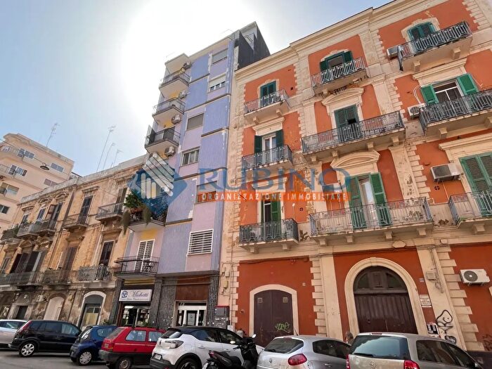 Appartamento quadrilocale in vendita in Via Alessandro Maria Calefati, Bari