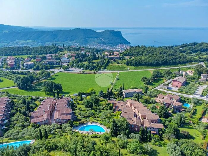 Appartamento trilocale in vendita in Localita Cortina, Costermano