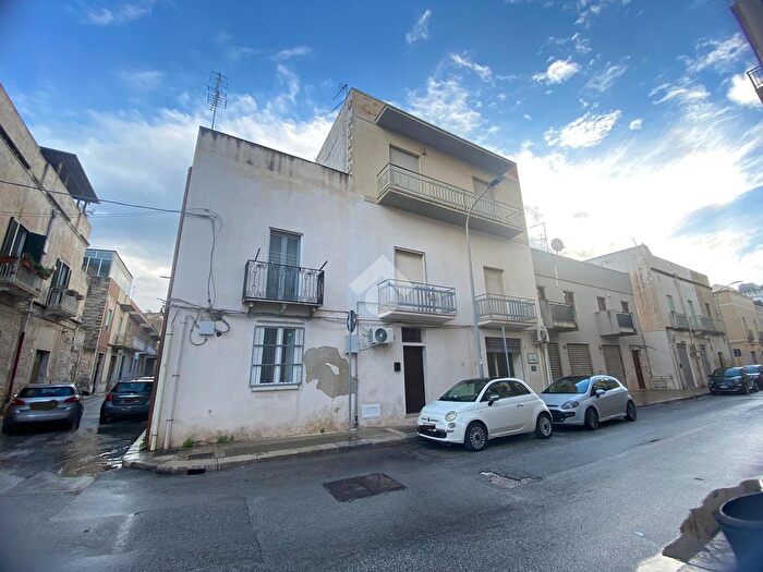 Appartamento trilocale in vendita in Via Carlo Maria Galizia, Trapani