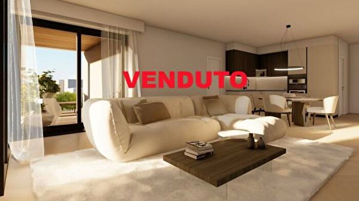 Appartamento trilocale in vendita in Via Stretta, Brescia