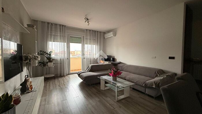 Casa quadrilocale in vendita in Viale Grigoletti, Pordenone