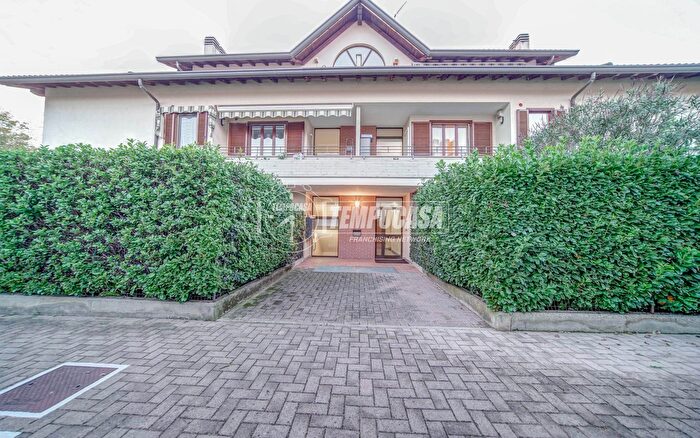 Appartamento trilocale in vendita in Via dellOngaro, Cardano Al Campo