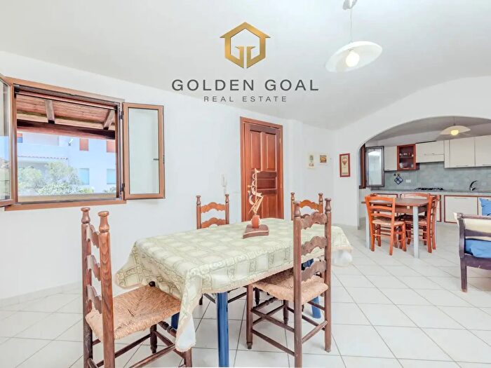 Casa quadrilocale in vendita in Via Sos Alinos, Orosei