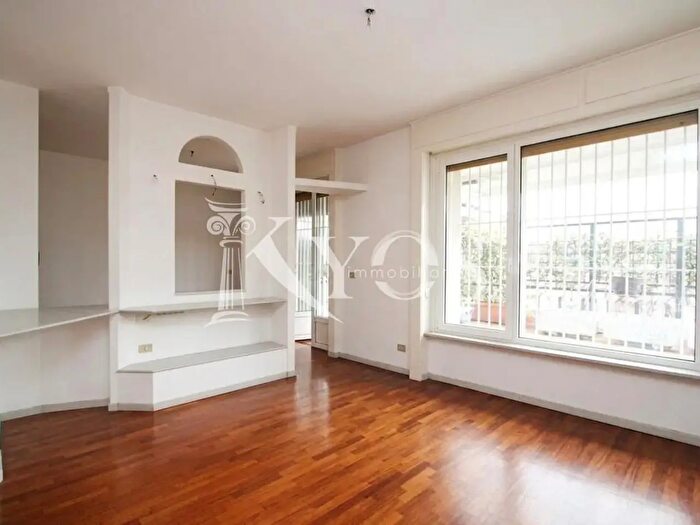 Appartamento quadrilocale in vendita in Via Almerico da Schio, Milano