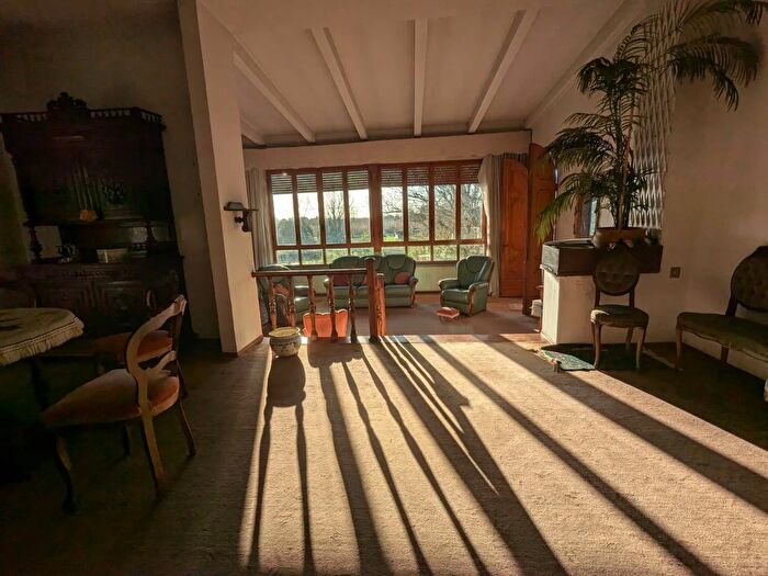 Casa con 9 locali in vendita in San Giuliano Terme