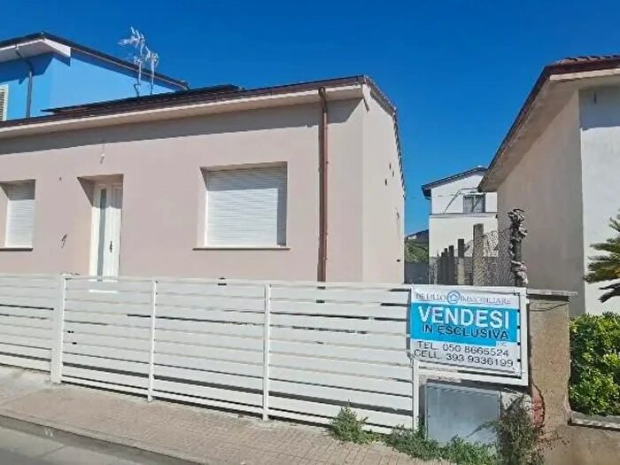 Casa quadrilocale in vendita in Cascina