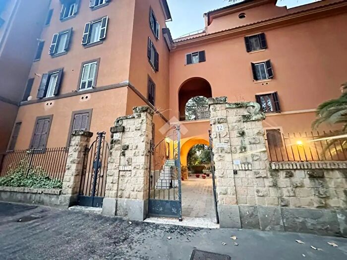 Appartamento bilocale in vendita in Piazza Epiro, Roma