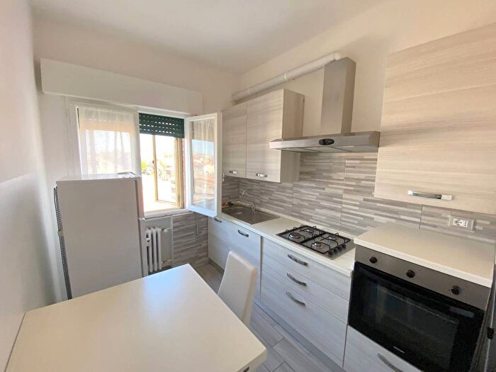 Appartamento trilocale in affitto in Via Giambattista Canani, Ippodromo, Ferrara