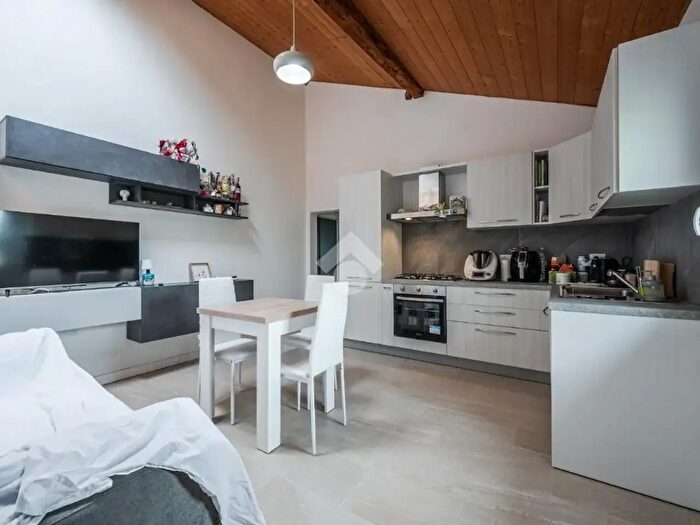 Appartamento trilocale in vendita in Via delle Officine, Zola Predosa