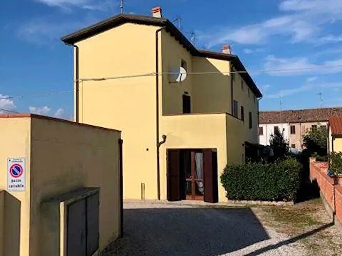 Appartamento quadrilocale in affitto in Ferrara