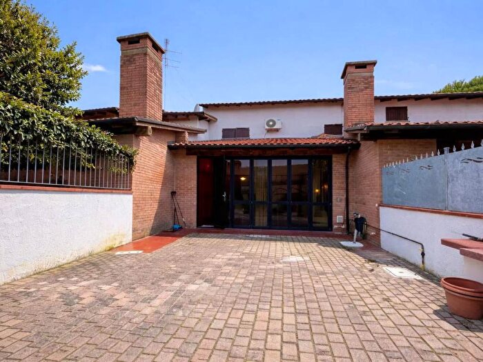Casa con 5 locali in affitto in Via Moena, Lido degli Scacchi Lido di Pomposa, Comacchio