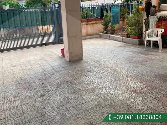 Appartamento con 6 locali in vendita in Via San Sossio, Somma Vesuviana