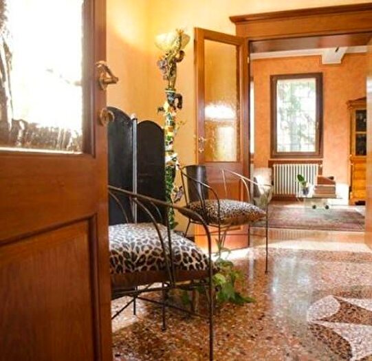 Casa con 6 locali in vendita in Reggio Emilia