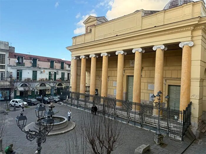 Appartamento con 6 locali in vendita in Piazza Duomo, Acerra