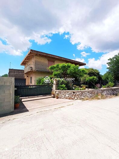 Casa con 10 locali in vendita in Modica