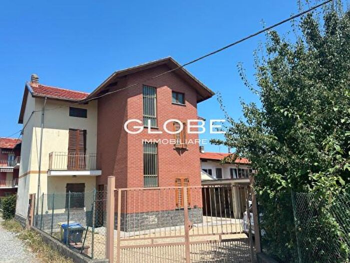 Casa con 6 locali in vendita in Via Alessandro Manzoni, Cirie